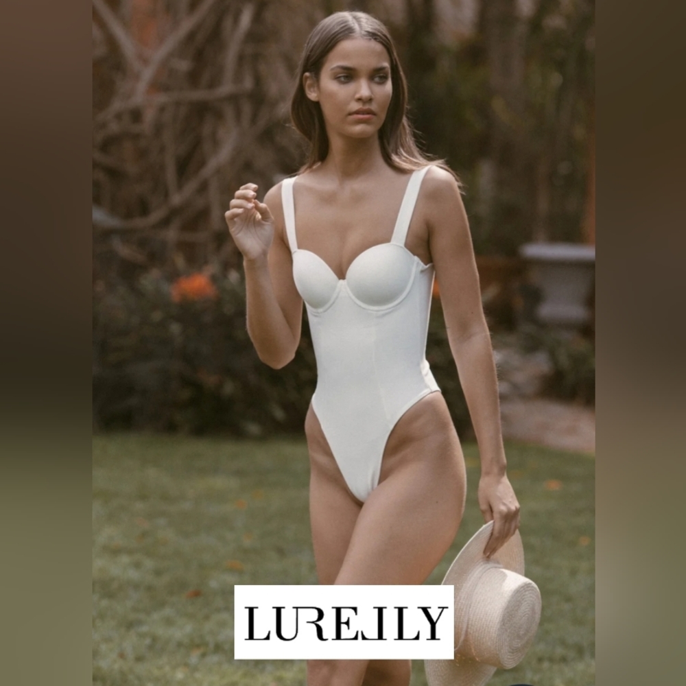 Lurelly CAPE BODYSUIT